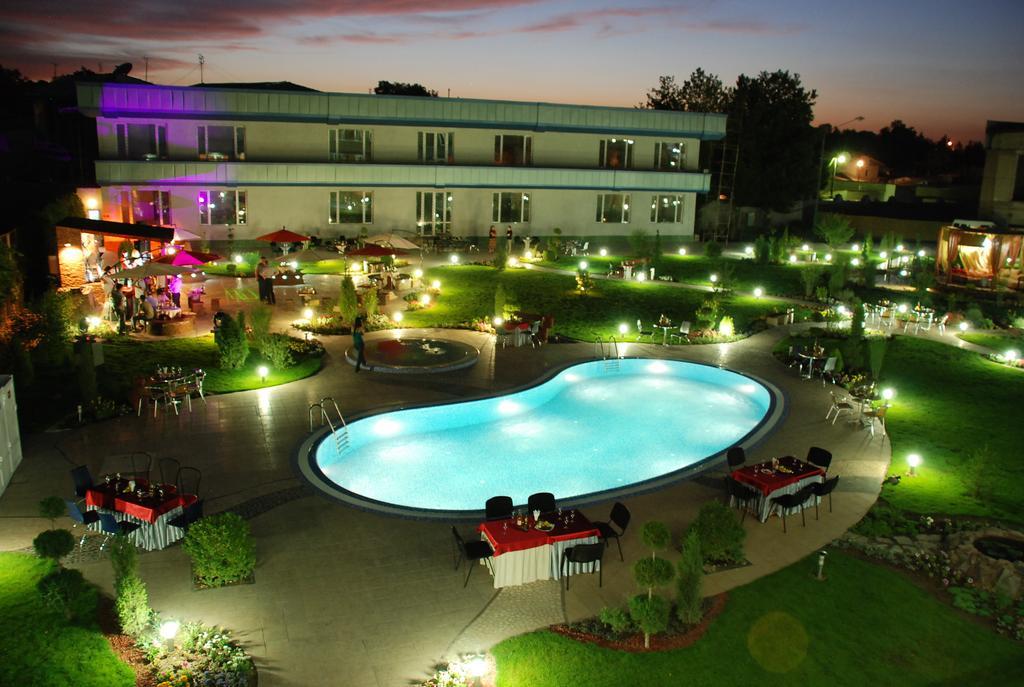 Advantage Hotel Samarkand Exterior foto
